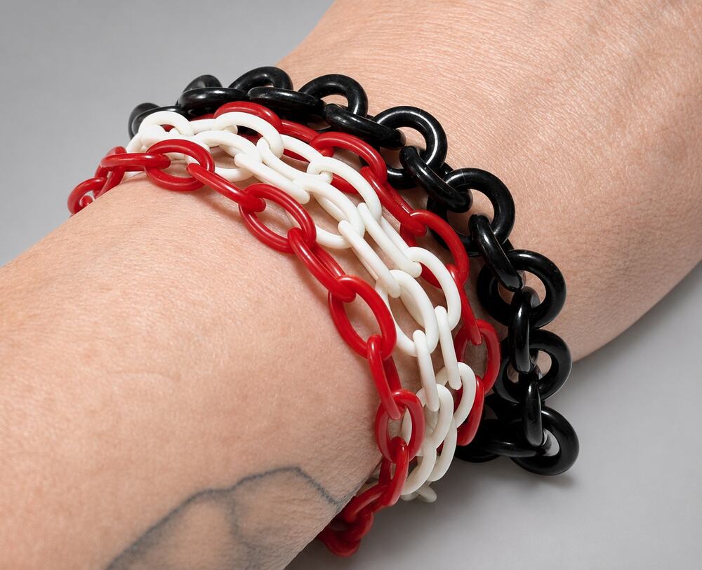 Vintage Red Black White Link‎ Bracelet 7" Plastic 5 Strands sbr-69